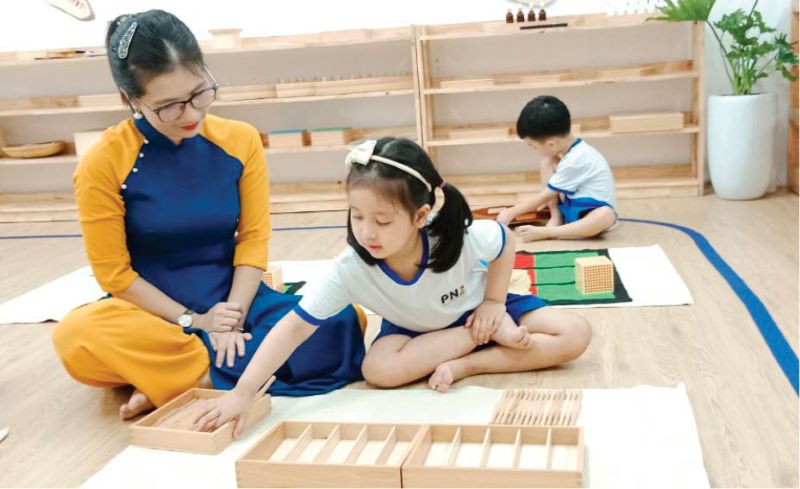 Cách thức áp dụng phương pháp Montessori cho từng độ tuổi 